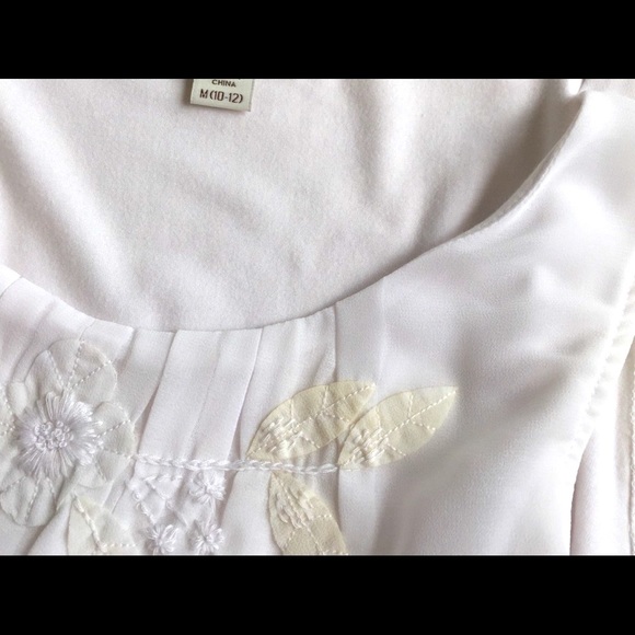 Coldwater Creek sleeveless top w/ sewn leaves10-12 - Picture 3 of 6